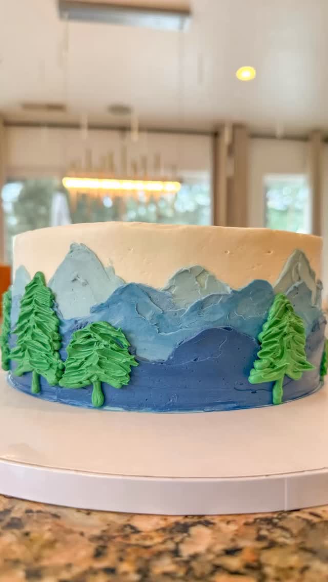 Made this fun cake for Davis’ Pioneer Elementary School dessert auction! I was told “our theme is apres ski and our school colors are yellow and Kelly green.” Aside from that I was given free rein for design. I decided to make my dark chocolate Nancy Pelosi cake with a mock meringue buttercream frosting with a design that fit both the theme and the school colors!
What do you think - did I hit or miss the mark? 🎯 Let me know your thoughts 👇🏻!
•
•
•
•
•
#CakeDecorating #CakeDecorator #Baking #Homemade #HomeBakery