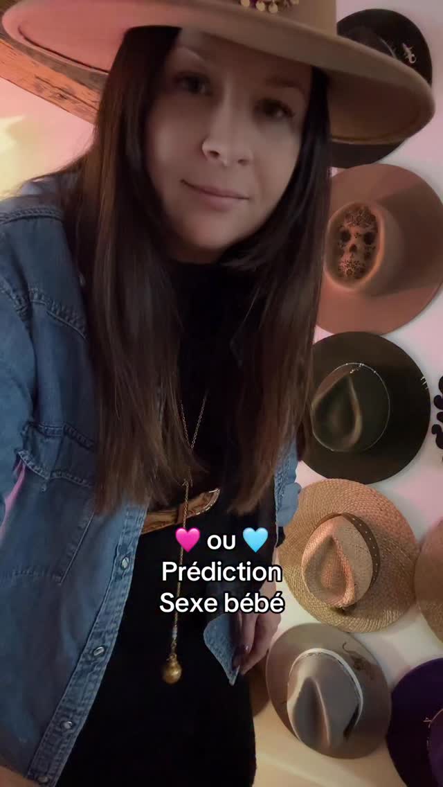 🩷 ou 🩵? Hâte de lire vos intuitions pour le sexe de bébé! 🤭
#sexebebe #boyorgirl #genderreveal #babybump grossesse