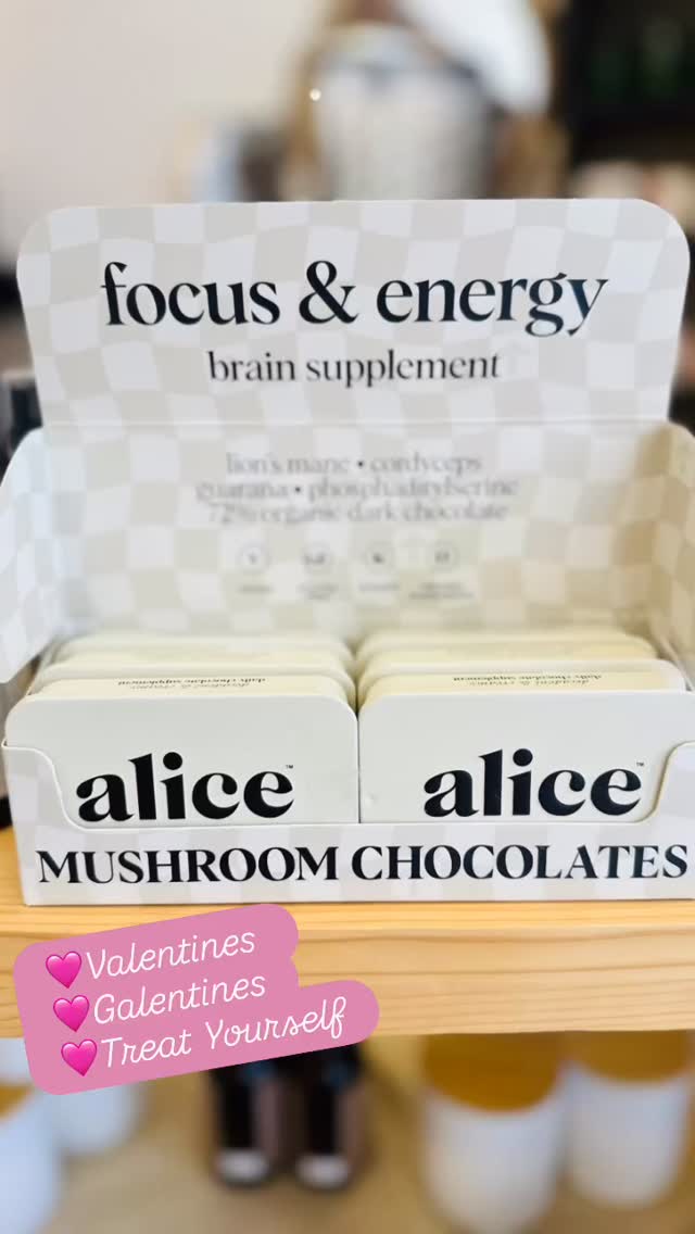 🩷We have you covered whether you are shopping for your Valentine, Galentine or a treat for yourself (Because YOU deserve it!🩷)
💘Stop in today and shop local! We have the best selection of handmade Valentine’s cards too! 💘
#danielisland #charleston #shoplocaldi #charlestongifts #rainbowrow