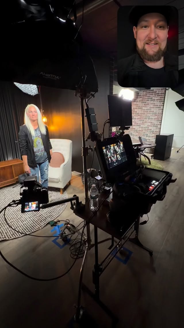 Today we filmed a podcast for @hometownspotlight with guest @pamelarochamusic! Book your podcast session today at LakeshoreVideo.com/podcasts