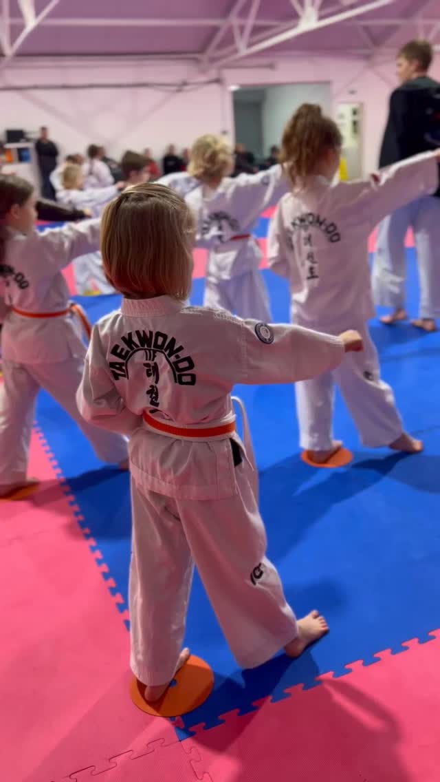 Martial arts is the vehicle —
Confidence, respect and resilience are the outcome.
Our 6–8 year old programme is designed to help children develop:
• Confidence in new situations
• Emotional control
• Respect for themselves and others
All within a safe, positive and structured environment.
📅 Tuesdays & Wednesdays
⏰ 5:45–6:30pm
👉 Start with a £15 two-week trial:
https://www.worcestershiremartialarts.co.uk/kids-classes
FREE uniform when they join
📍 Worcester
#worcestershiremartialarts #taekwondokids #kidsactivities