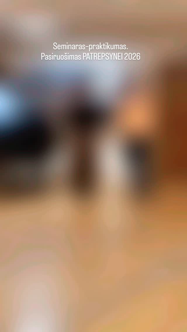 Šiandien Varėnos kultūros centro choreografijos salėje vyko seminaras-praktikumas. Jo metu moksleiviai ruošėsi folklorinii šokių varžytuvėms PATREPSYNĖ 2026.