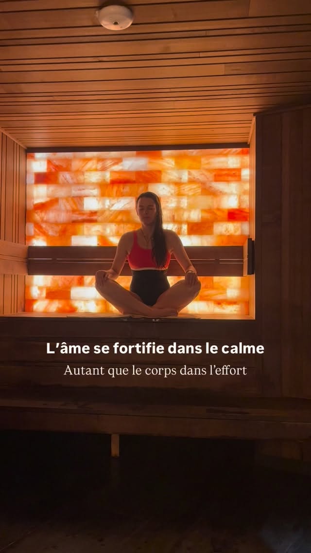 L’âme se fortifie dans le calme parce que le silence et la tranquillité permettent la réflexion, la prise de recul et la connaissance de soi.
Dans le calme, l’esprit se recentre, apprend à maîtriser ses émotions et développe sa profondeur intérieure.
De la même manière que le corps a besoin de l’effort pour gagner en force et en endurance, l’âme a besoin de moments de paix pour se consolider, s’équilibrer et devenir plus résiliente face aux épreuves.
Le calme n’est donc pas une faiblesse, mais un entraînement intérieur essentiel..
#spirituality #energy #developpemenrpersonnel #developpementspirituel #spiritualité