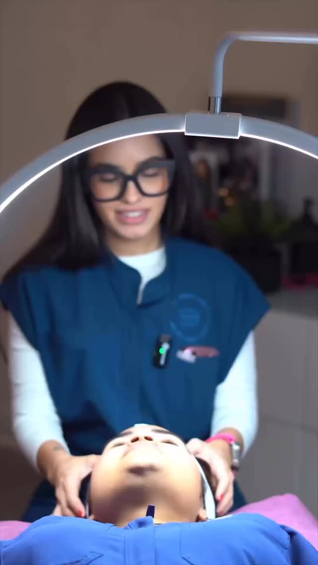 Cuando le preguntas a la paciente qué desea
y te responde: “lo que tú quieras” 😌
👉 Nos adaptamos a sus peticiones.
👉 Personalizamos el tratamiento.
👉 Y creamos una experiencia cómoda, relajada y sin estrés.
Porque en BOmedicalcenter la atención es personalizada,
los resultados son reales
y la confianza… se siente 💉✨
📞 Call us: 904-467-4431
💬 Write us your number to contact you!
🗣️ (904)___-______
📍 6100 Greenland Rd suite 301
Jacksonville,Fl 32258
Follow our medical staff:
👩🏾⚕️ @the_metabolic_md
👨🏻⚕️ @drjosebird
Hablamos español
🌐 www.bomedicalcenter.com