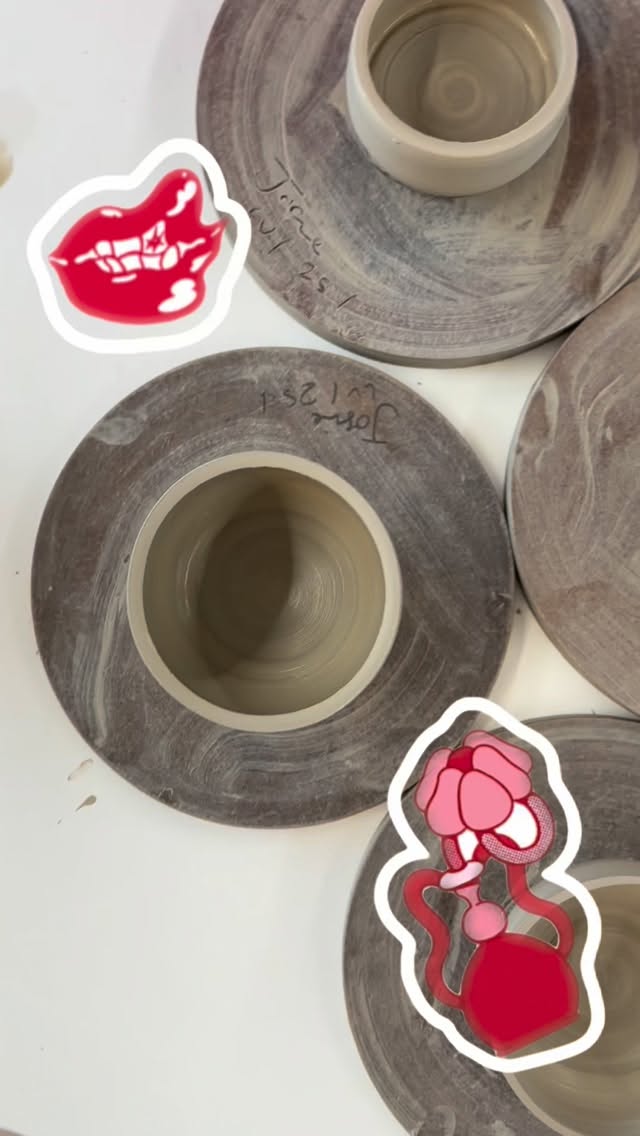 ✨ SUNDAY 8th FEB- 11.00AM-1.30PM✨
✨join us for our 5 week Level 1 throwing course in our Bristol studio!✨
✨four weeks of making and one week glazing!✨
✨tickets from £225.00 at www.pottymouthworkshop.com✨
#throwing #pottery #potteryworkshop #studio #throwingclay #potteryclass #bristol