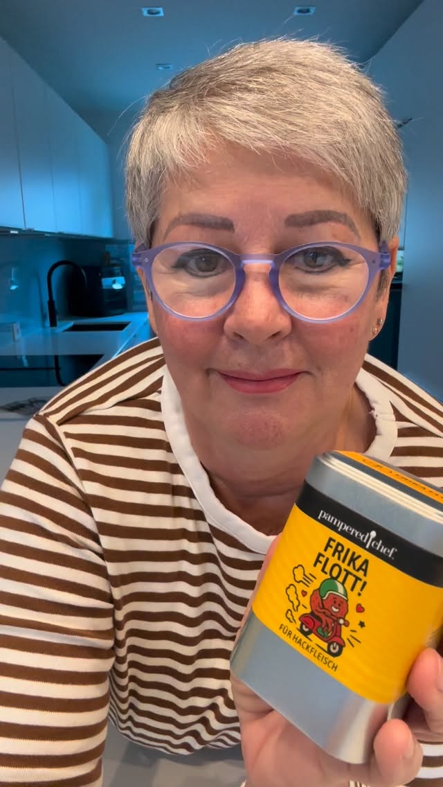 Frika Flott, herzhaft, deftig, rund im Geschmack.
Ideal für Frikadellen, Hackbraten, Burger und Veggie-Hack.
Hier mehr erfahren:
https://www.pamperedchef.eu/pws/ziehl/store/DEO/catalog/Spices/101719
#pamperedchef #würzfreunde #gewürzepamperedchef