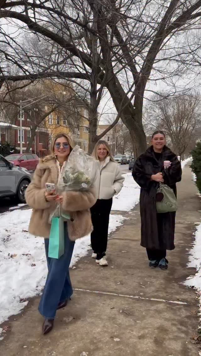 Queen, hear me out.
If you have a closet full of clothes and nothing to wear,
the solution is not in the stores.
It starts in your own closet.
This is my client Abby — and I know most of you can relate.
After swapping her hangers, purging, and shopping her own closet, she was in awe of how much potential was already there. Pieces she loved but never wore. Outfits she would have never thought to put together on her own.
When you work with me and my team, we do everything for you — including handling consignment. I know it’s hard to let pieces go when you’re attached, so we help you release them to be loved by someone else and make some cash you can reinvest into your wardrobe when the time is right.
In addition to in-person styling, we digitize your wardrobe and create additional looks tailored specifically to your lifestyle.
All of this, WITHOUT BUYING NEW CLOTHES.
Abby will also receive shoppable style boards of wardrobe essentials she can elevate with time. No rush. She’ll walk away with over 75 looks to enjoy and fall in love with her closet all over again.
Feeling called?
I have one in-person Closet Edit spot available in March.
Yes, my team and I travel for this experience.
DM me and let’s start the conversation 👑✨
#closetedit #callingforththequeen