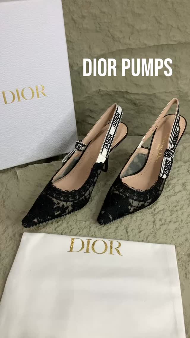 The perfect heels for day-to-night looks.
👠 Sizes: 36–41
💰 550 AED | 55 OMR
🇦🇪 UAE: Next-day
🇴🇲 Oman: 3–5 days
🌐 www.amirashop.net