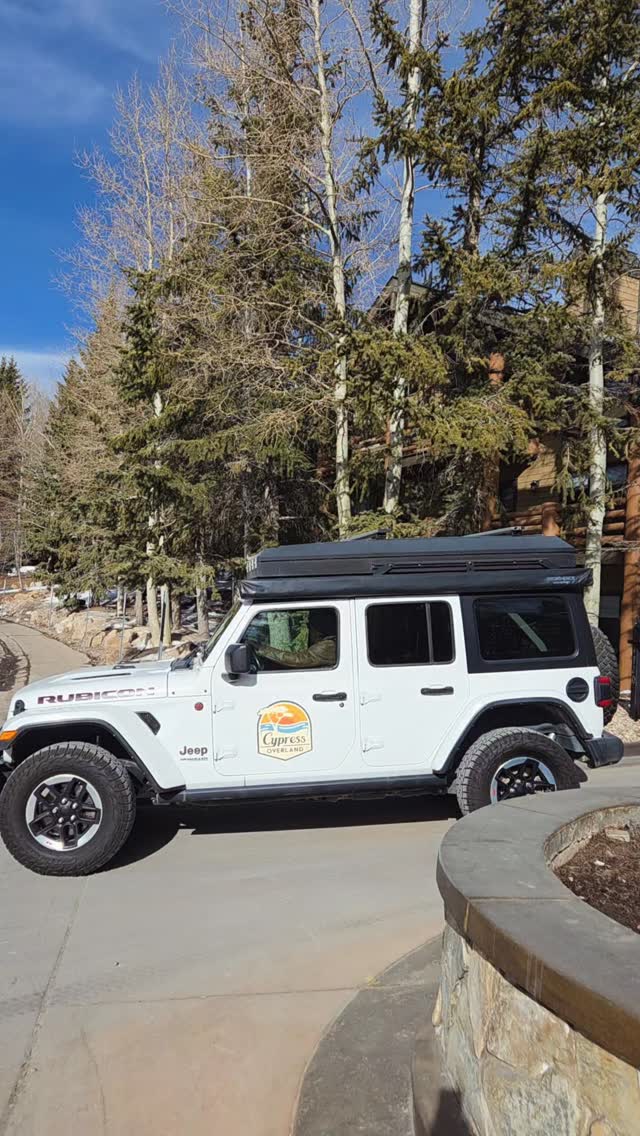 Set off on an adventure without compromise.
Jeep Wrangler Rubicon or RAM 1500, fully equipped for overland travel.
Comfort, freedom, and wide-open spaces.
📍 Utah & the American West
👉 Book your experience with @cypressoverland