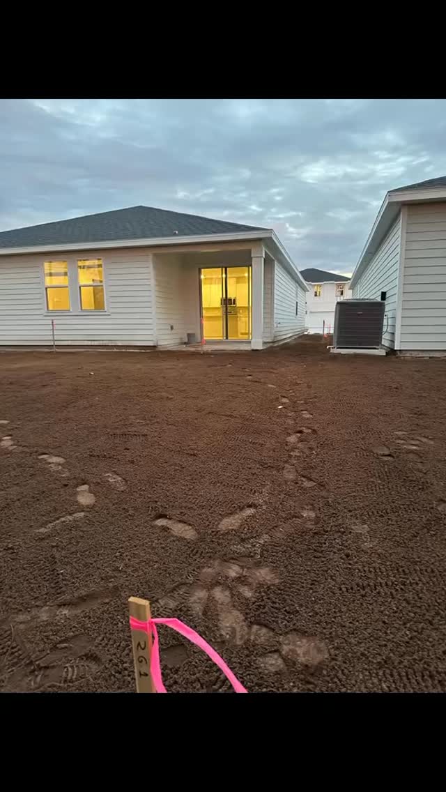 Dirt is our specialty 😎🙌🏼
#professionalgrading #dirtwork #contractor #construction #homebuilding