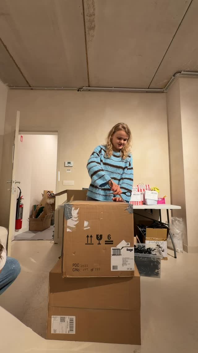 First sneakpeak 👀
Hou vooral 12,13 en 14 februari vrij! ❤️
More info coming verry soon! ❤️
#justfeelgoodshop #girls #ghent #smallbusiness #fyp