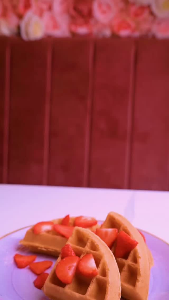 Stop scrolling. This isnโt just a waffleโฆ this is a taste experience. ๐๐ฅ
Golden, crisp, light, and unapologetically indulgent ๐งโจ
This is what happens when the best waffle mix on the market meets premium toppings.
No butter โ๐ง
No eggs โ๐ฅ
No shortcuts โ
Weโve already done the hard work.
You just add water ๐ง, whisk, and pour.
Watch the video ๐ฅ๐
A golden waffle hits the plate โจ
Fresh strawberries ๐
A silky pistachio drizzle ๐
Ice cream melting into every grid ๐จ
Finished with Biscoff ๐ช๐ฅ
This isnโt just dessert.
Itโs a menu upgrade.
Itโs higher spend per plate ๐ฐ
Itโs the waffle customers film before they eat ๐ธ
Free samples available ๐งช
๐ฉ keith@goldenwaffle.com
๐งโจ๐ฅ
#GoldenWaffle
#WaffleLovers
#DessertGoals
#FoodPorn
#JustAddWater
NoButterNoEggs
HospitalityLife
CafeCulture
DessertMenu
FoodieGram
SweetTooth
WaffleTime
RestaurantOwners
QSR
UKHOSPITALITY