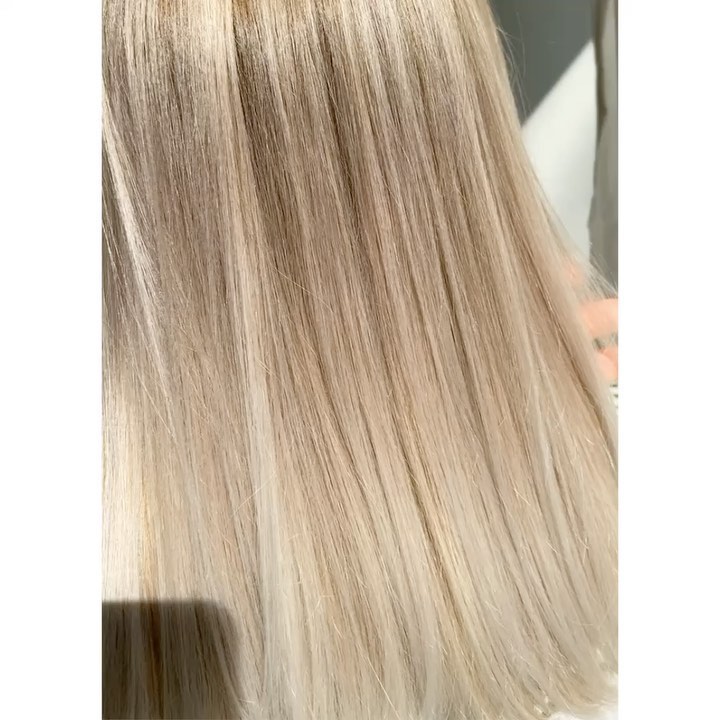 After ↔️ Before 😍♥️ @steffi 😘 @perfectstyle.hair .
.
.
.
#balayage #ombre #blondebalayage #wellabewegt #perfectstyle #blondhair #blonde #blond #hair #hairdresser #haircut #besthair #amazinghair #hairgoals #hairideas #hairinspiration #hairlove #hairinspo #hairtrends #hairtransformation #hairstylist #healthyhair #hairartist #behindthechair #meches #highlights #blondehighlights #blondemeches #longhair