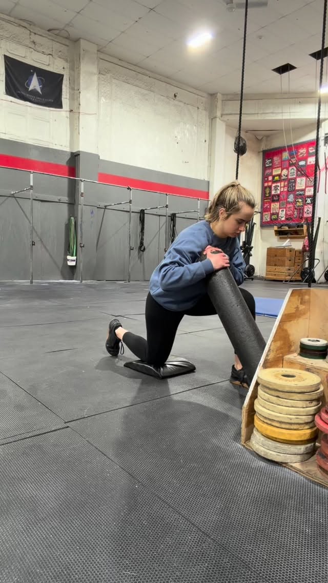 ⭐️Mid Week Mobility!⭐️
Chest and shoulder mobilization (3min per side)
-place a baseball sized ball on top of the foam roller (propped against a stable surface)
-lean one side of your chest forward onto the baseball
-wedge the ball under your pec muscle and begin taking deep breaths
-use your opposite hand to slightly spin the ball as you lean forward with pressure
-option to move over any area of the chest/ pec that is sensitive
-take your arm overhead on the working side and then sweep the arm back behind
Neck mobilization (2min per side)
-laying on your back, place the baseball at the base of the skull
-take long deep breaths and keep pressure at about a 2/10 (should not feel SUPER intense)
-slightly turn your head (~30 degrees) one direction and make gentle nodding motions
-continue to work across the back of your neck towards the ear, then repeat on opposite side
-roll to one side and sit up to avoid shock-loading your neck after you’re done