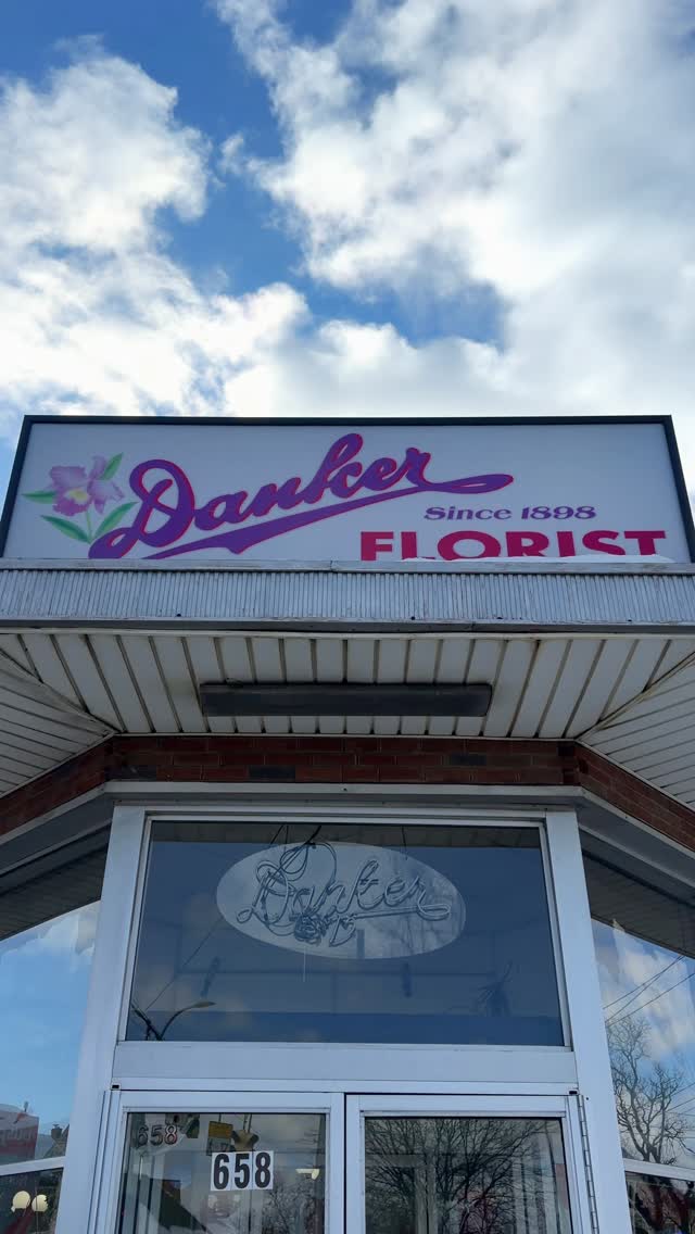 Listen, we all know the Valentines’s Day clock is ticking and this year we’re making sure no one gets a broken heart. Danker Florist on Central Ave has fresh arrangements ready for Valentine’s Day. 💗
Whether you want a classic dozen roses or a custom bouquet, they’ve been the go-to Albany florist for generations. Stop by their shop on the avenue or call for flower delivery in the Capital Region.
Keep it local this year and get flowers that actually last.
📍Danker Florist
658 Central Ave, Albany, NY.