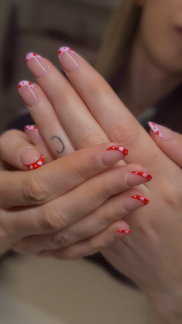 A little love in every detail #valentinenails 💗💗
