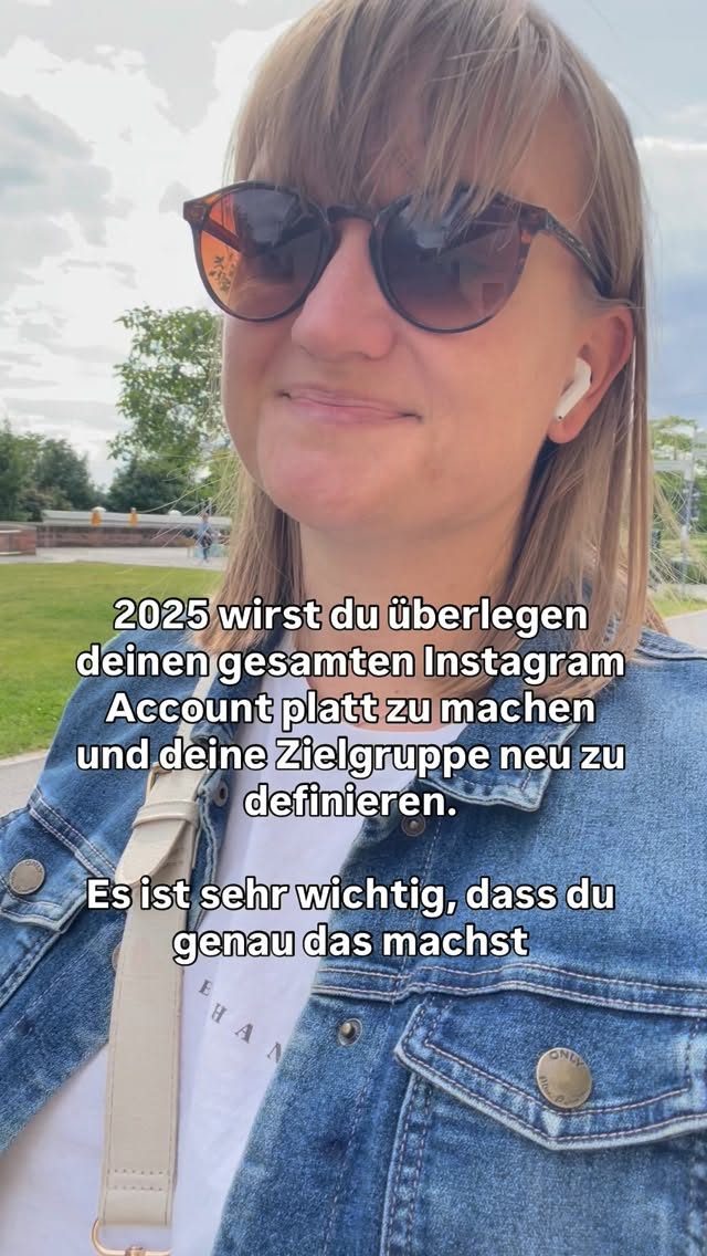 Hätte mir jemand Ende 2024 gesagt, dass ich wieder solche Erfüllung in der Fotografie finde - ich hätte es nicht geglaubt.
Aber da saß ich eines Tages Anfang 2025 bei @__ilkahofmann im Studio und hab ALLE Beiträge archiviert. Dank @klara_ventz_education und ihren Denkanstößen hab ich meine bisherige Zielgruppe über den Haufen geworfen, wahnsinnige Angst gehabt; dass ich alle meine Stammkunden verliere und trotzdem gedacht: so what. So kann ich nicht weitermachen. Und heute? War die Angst völlig umsonst und ich bin so happy diesen Weg eingeschlagen zu haben
#einfachmachenkönntegutwerden #familienfotografin #homestory #heidelberg #newbornheidelberg