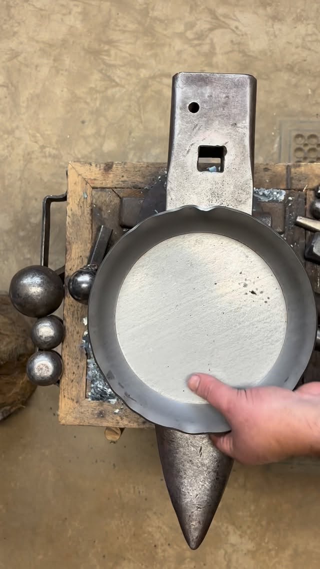 Small batch, handmade in the USA.
Carbon steel is an excellent choice for at home cooks or professionals and will last generations, it performs like a cast iron but lighter in weight making it easier to handle.