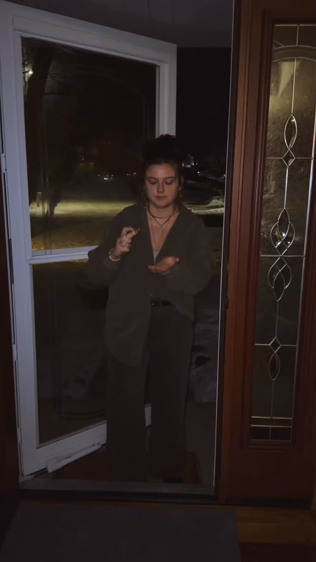 ✨ It’s the first of the month… you know what that means ✨
Cinnamon at the doorway to welcome abundance, protection, and prosperity into February.
This ritual feels extra powerful because we’re also under a Full Moon in Leo 🌕♌️
Leo energy is bold, heart-led, creative, and unapologetic. This full moon is all about releasing self-doubt, stepping into confidence, and claiming what you know you deserve.
Full Moon Rituals to try tonight:
🌕 Write down what you’re ready to release around fear, scarcity, or playing small
🌕 Light a candle and speak intentions for abundance, confidence, and self-expression
🌕 Make moon water by placing a jar of water under the moonlight and setting intentions (use it later to cleanse your space, wash your hands, add to a ritual bath, or water your plants)
🌕 Cleanse your space with smoke, sound, or a room spray
🌕 Take a moment to honor how far you’ve come and call in what’s next
Blow the cinnamon. Charge the water. Set the intention.
Let February meet you where you’re ready to rise. ✨🔥
#abundanceritual #fullmoonritual #moonwater #leofullmoon #manifestationmagic