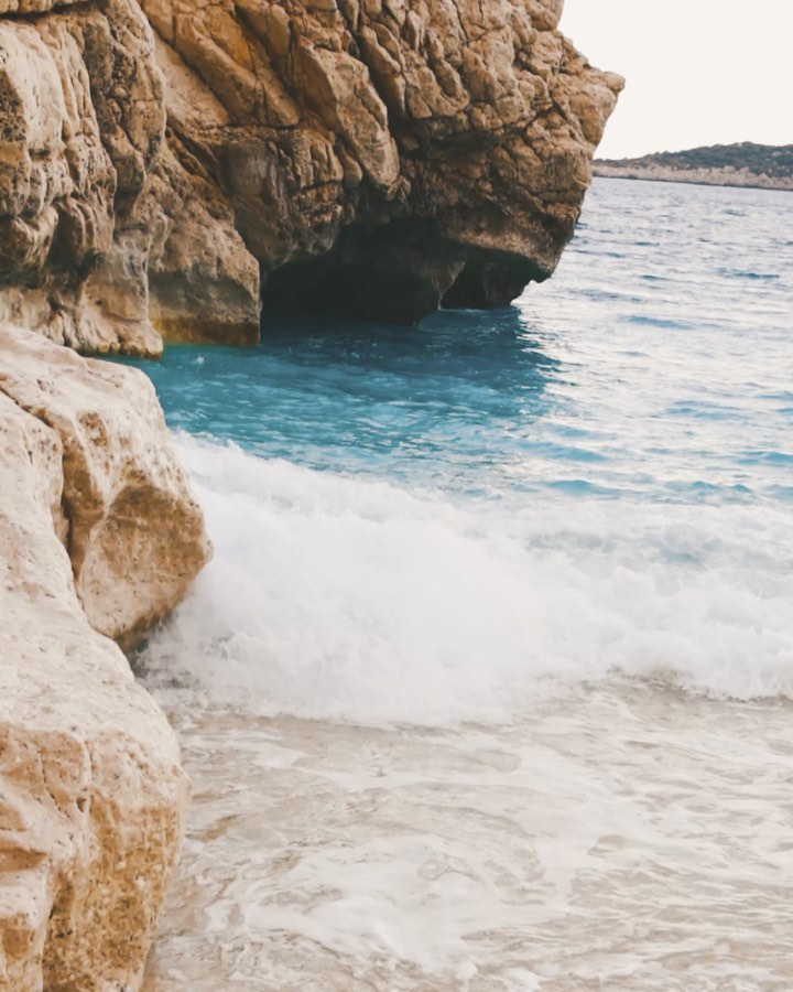 Nous sommes reconnaissants pour ce tout nouveau mois et nous attendons avec impatience ce que Dieu a en réserve pour nous tous. Santé à septembre et bon mois à tous !
We are grateful for a brand new month and looking forward to what God has in store for us all. Cheers to September Nd Happy New Month everyone!