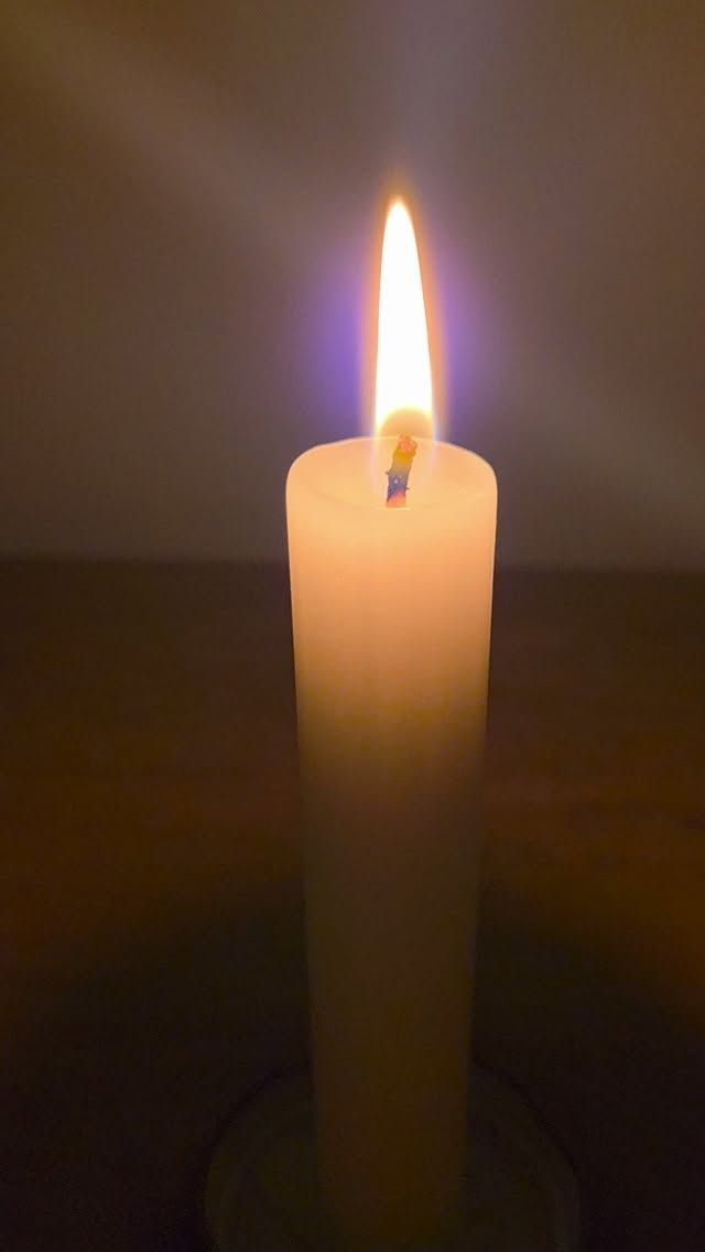 ๐ช๐ฒ ๐ฎ๐ฟ๐ฒ ๐ฐ๐ฒ๐ฟ๐ฒ๐บ๐ผ๐ป๐ถ๐ฎ๐น ๐ฎ๐ป๐ถ๐บ๐ฎ๐น๐.
Ceremony doesnโt have to be grand.
It doesnโt need an altar or an audience.
It can be a candle lit.
A breath taken.
A moment noticed.
Ceremony is how we say
this matters
to this moment
to this life.
In a world that rushes,
to move with reverence
is an act of remembering.
๐ฏWhat will you hold as ceremony today?๐ฏ
#monthofministry day 4. The prompt is "hold ceremony"
#monthoflove #interfaithminister #love #ceremony