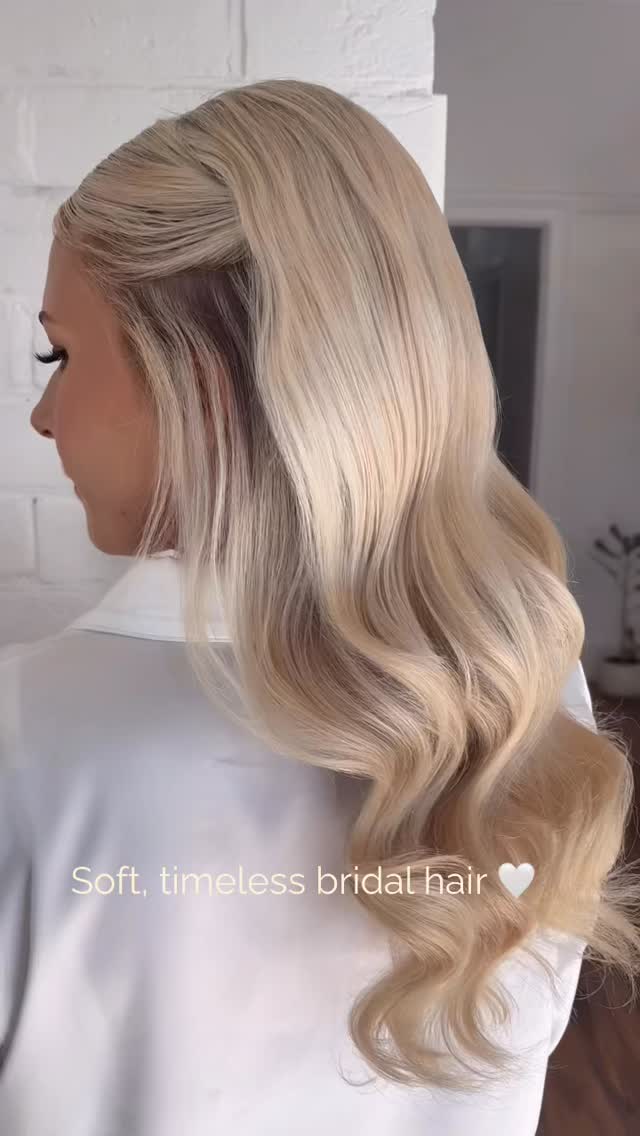 Soft waves, gentle movement, and a style that feels timeless 🤍
Half-up bridal hair is perfect if you want the best of both worlds - hair softly framing the face, with enough structure to last all day ✨
Elegant, comfortable, and effortlessly beautiful.
⬇️ Save this for your bridal hair inspo
Sydney bridal hair stylist creating soft, timeless wedding hairstyles.
#SydneyBridalHair
#BridalHairSydney
#HalfUpHair
#SoftWaveHair
#TimelessBride