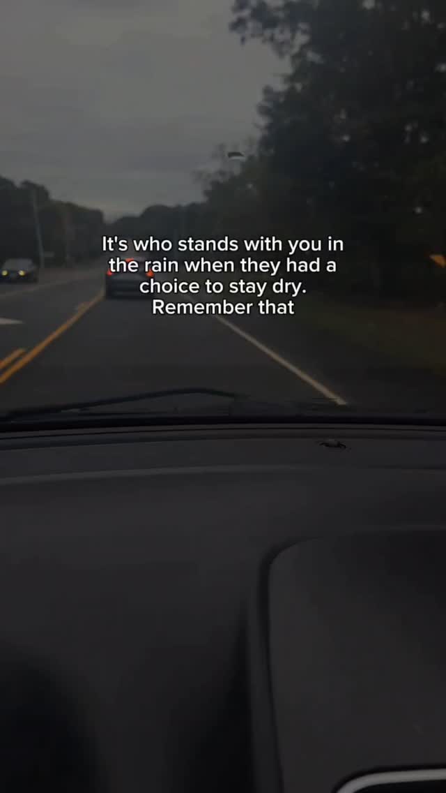 anybody can smile with you in the sunshine. i watched for who stayed when it’s raining... #thedivaonline #womenover40 #womenunfiltered #motivationdaily #explorepage