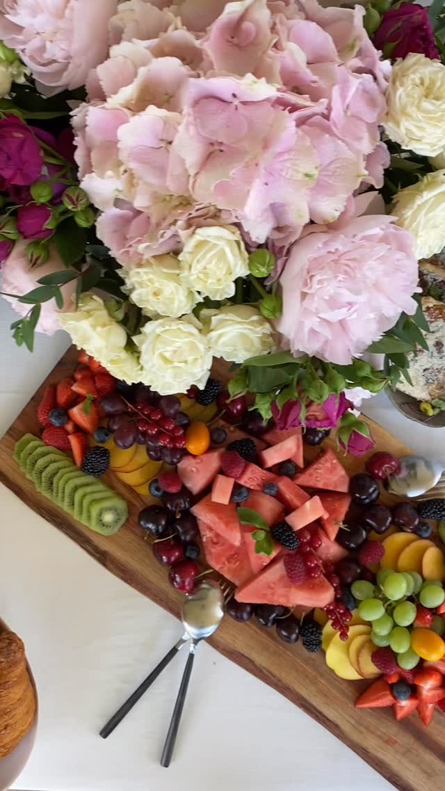 Brunch tout en fraîcheur et en générosité.
✨ Des souvenirs qui se dégustent.
#brunch #brunchgourmand #brunchtime
#traiteurevenementiel #traiteursurmesure
#artderecevoir #momentpartage
#foodstyling #buffetelegant
#souvenirsquisedegustent #byjoytraiteur #byjoy #brunchsainttropez #traiteursainttropez #brunchsttropez