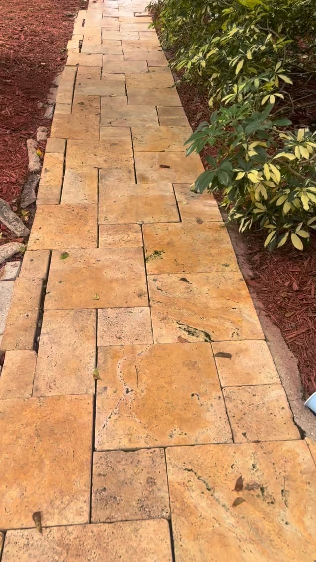 #pressurewashing #roofcleaning #softwashing #tnacleans #pressurecleaning call today for a free estimate 3053189961 www.tnacleans.com