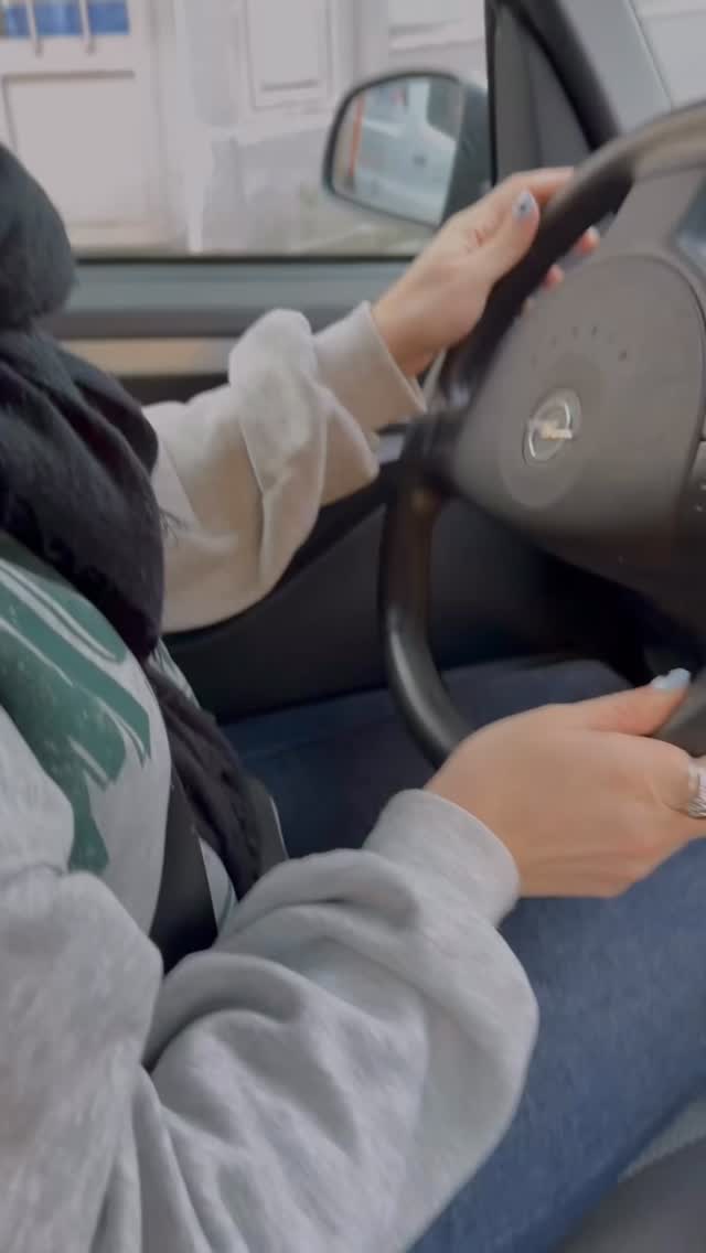 🌸Chez Merci Madame Monsieur,
les mannequins prennent racine.
Quand la mode rencontre les fleurs.
Des silhouettes habillées de valeurs,
des têtes fleuries imaginées par Merci Madame Monsieur,
réalisées par @margarida.studiofloral
Une installation vivante, sensible et engagée
À bientôt en boutique
💜🩷🧡@margarida.studiofloral
#mercimadamemonsieur #margarida #mannequin #mmm #fleurs