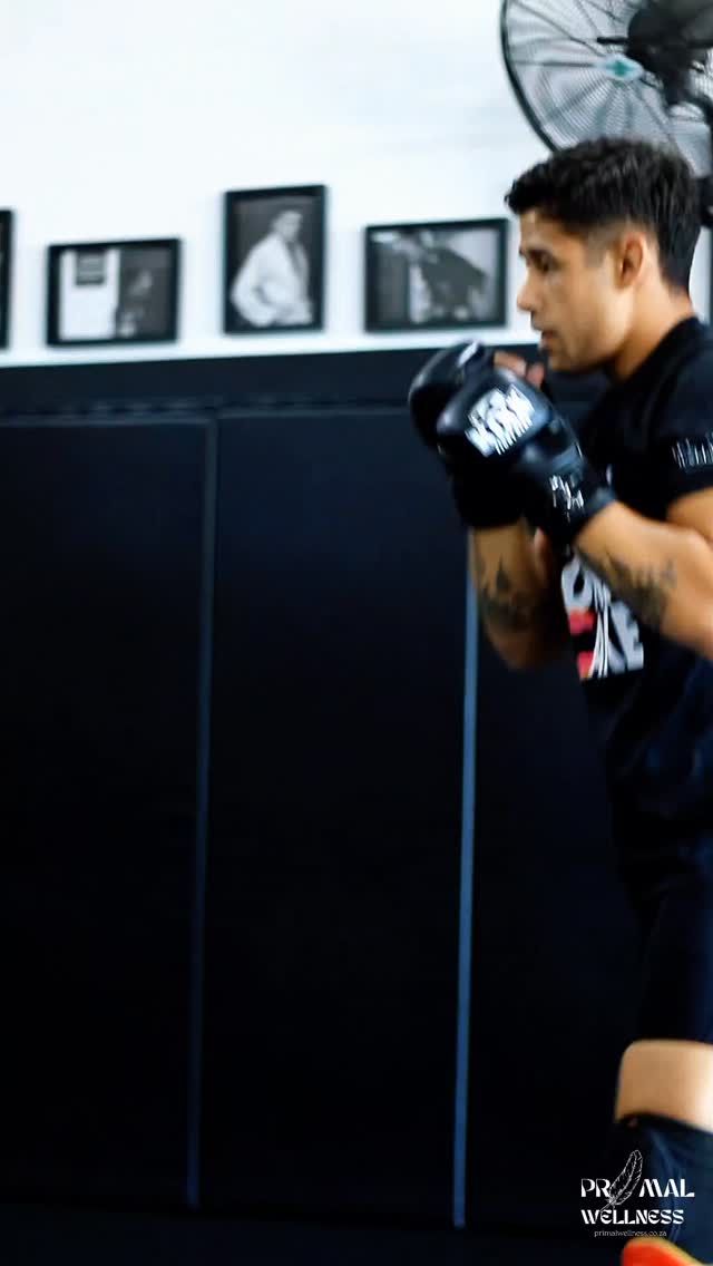 Quiet work. Loud results.
Proud to be backing Fudog as he sharpens every detail ahead of his fight!
No hype, no noise - just discipline, proper fuel, and work done when no one’s watching.
📷 @lucille_wessels
This is how champions are built.
Step by step. Round by round.
#PrimalWellness #FightFuel #BuiltNotBought #NoShortcuts #AncestralPerformance