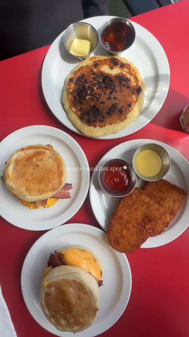 my favorite mornings are spent @domameanshome 🍳☕️🥞
#chicago #chicagofood #chicagofoodie #chicagorestaurants #chicagobreakfast