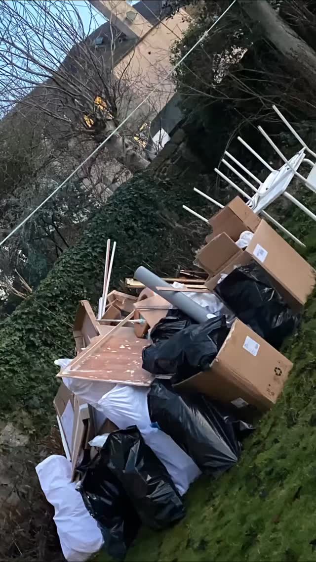 Another big removal completed.
A large load of broken wood and old furniture removed quickly and safely, leaving the space clear and ready to use again. All waste was taken for responsible disposal through sepa-approved facilities.
Got a clear-out coming up? Send us a message for a fast quote.
#wasteremoval #edinburghbusiness #beforeandafter #houseclearance #wastemanagement #responsiblewaste #sepaapproved #edinburghlife #localservices