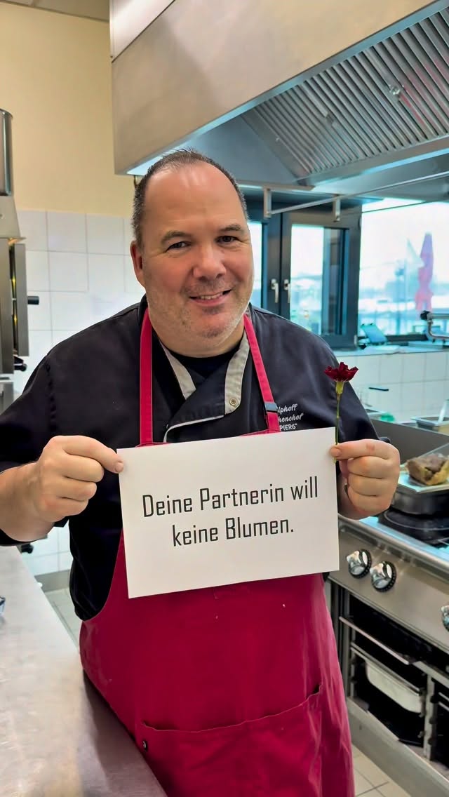Sichert euch jetzt die letzten Plätze um den Valentinstag bei & mit uns zu verbringen 🌹
Reserviert euch & eurem Valentinstagsschatz jetzt einen Platz. - Telefonisch unter 0471/48364080 oder online auf www.pier6.de.
4 Gänge - 69,90€
Natürlich könnt ihr auch von unserer regulären Karte bestellen.
#bremerhaven #valentinstag #pier6