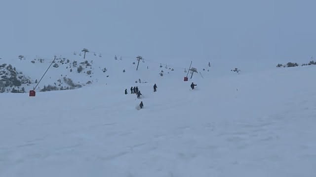 Our basi trainees working hard this morning 🤩😋❄️⛷️#skiinstructor #thesnowbase #skiing #meribel #threevalleys @snowskoolltd