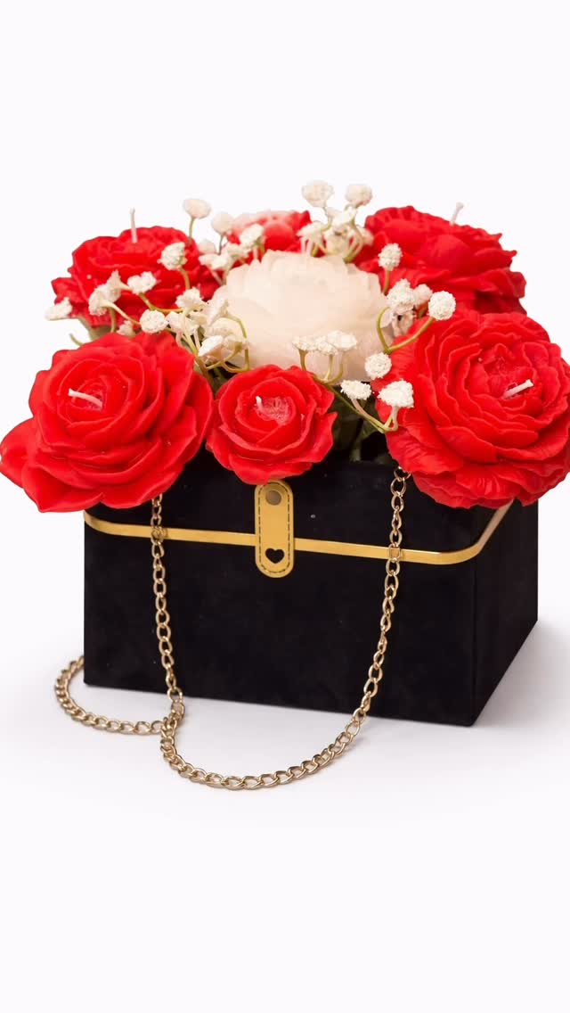 A bouquet that never wilts 🌸
Our Candle Flower Purse Bouquet is the perfect blend of beauty, fragrance, and intention—made to be cherished long after Valentine’s Day.
💕 Because love should linger.
#ValentinesVibes #CandleBouquet #GiftHerSomethingSpecial