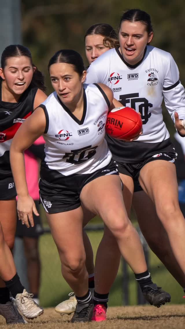 Send this to someone who would look good in black & white 💁🏼♀️