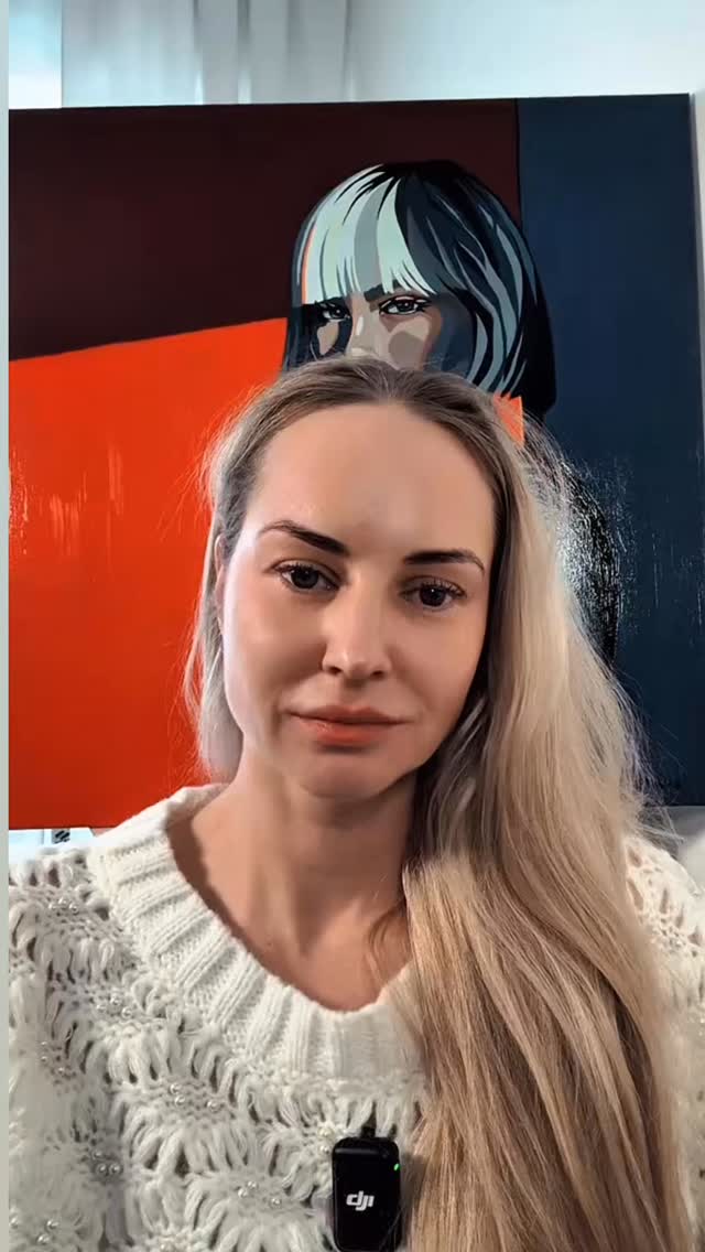 „Ma ei osanud arvata, et pärast lahkuminekut läheb hullemaks.“
Kui suhe oli kontrolliv,
siis lahkuminek ei lõpeta kontrolli.
See muudab selle vormi.
See ei tähenda, et lahkuminek oli vale otsus.
See tähendab, et kontrolliv dünaamika kohaneb olukorraga,
kus senine ligipääs ja mõju on kadunud.
🎨 Maal minu selja taga ei ole juhuslik.
See on Jaana Tenno töö — kunstnik,
kelle loomingut olen aastaid imetlenud.
@jaanatenno_
#lahutus
#kontroll
#suhe
#nartsissist
#vaimnevägivald