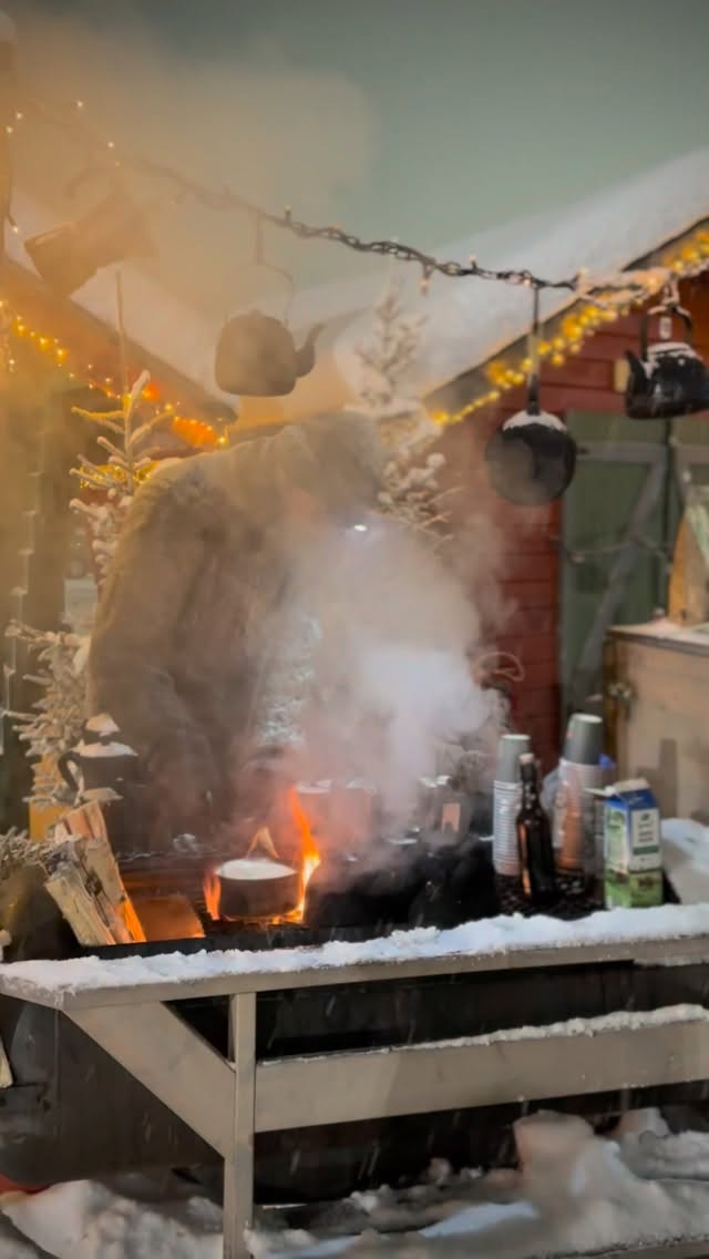 This is Steffan, the Campfire Barista. If you are in Levi, you must try his coffee that he makes on fire. Or hot chocolate. Also try marshmallows made by his wife Riitta. Yummm
You can find Steffan and his coffee sled on the square opposite Zero Point.
Have you try his coffee yet?
@campfirebarista
#visitlapland #visitfinland #finnishlapland