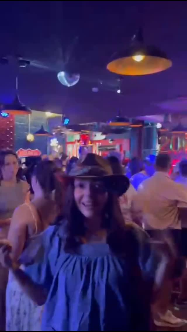 We can’t be what everyone wants or needs. We can really only be ourselves, and that will be more than enough for the right people. But finding those people … well, you have to take the risk of possibly being rejected for the chance of meeting a person who really values you & your friendship. 👯♀️ That takes a significant amount of vulnerability and courage, and it can be hard sometimes.
But I hope you know that even when you feel like others don’t see what makes you so unique and cool, you’re still a fabulous cuppa 🫖 keep putting yourself out there, friend. And know you’re always wanted and welcome here. xx
women’s community | women only socials | making friends in a big city | making friends in london | stepping out of your comfort zone | girl’s night | coffee dates | explore the city