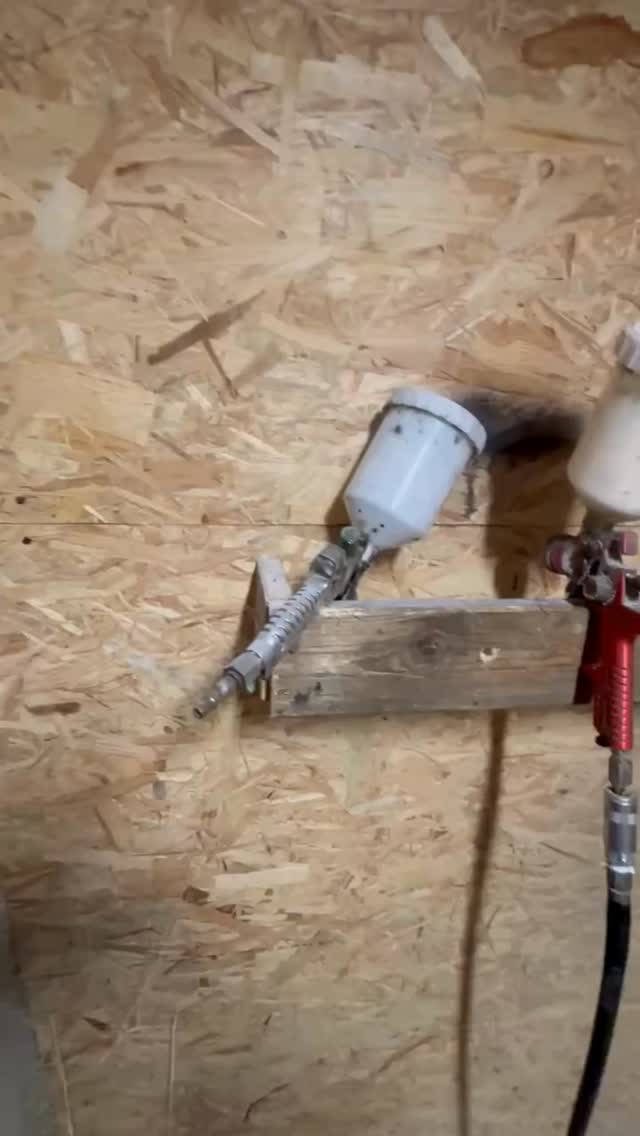 Workshop progress.
Full head mask mid-build, latex in progress.
These are the stages you never see once it’s finished.
#foamcraft #propmaking #wip #handmadeprops #workshoplife