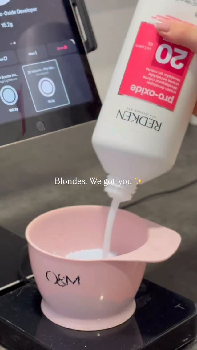Calling all blondes 📣
We specialise in advanced foiling, colour correction, expert toning and luxury extensions, because blonde deserves expertise ✨
#blondespecialist #blondeexpert #foilblonde #blondeextensions #salonblonde