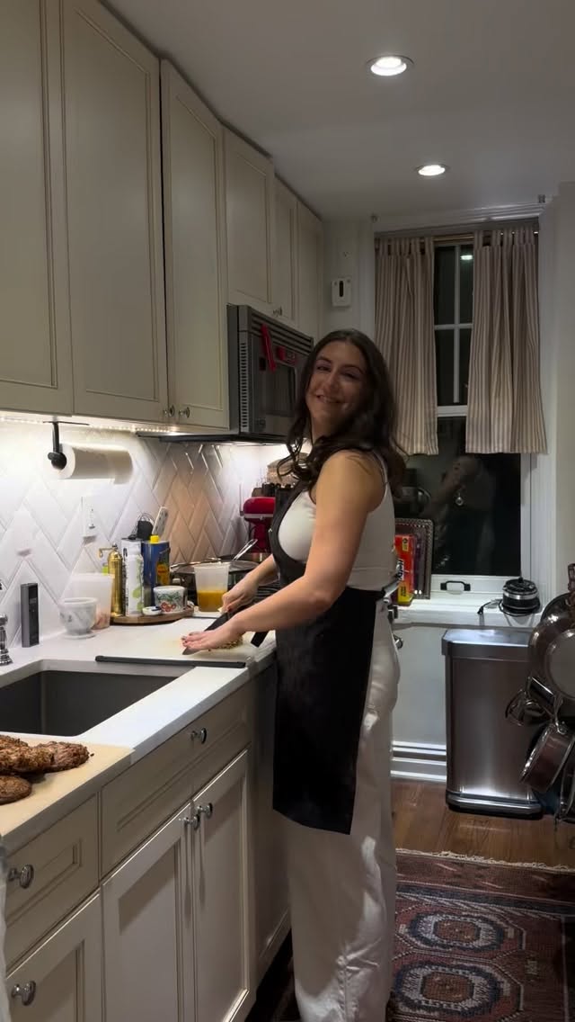 10 days until Valentines!!! The most wonderful day centered around the best thing. My galentines and I went all out this year with steak au poivre, lobster pasta, pink radicchio salad, scallop carpaccio, frites, and home made cookie boxes with: conversation heart sugar cookies, jam & toast cookies, and Valentine’s Day colored rainbow cookies. More coming ❤️ #cooking #valentines #vdaydinner