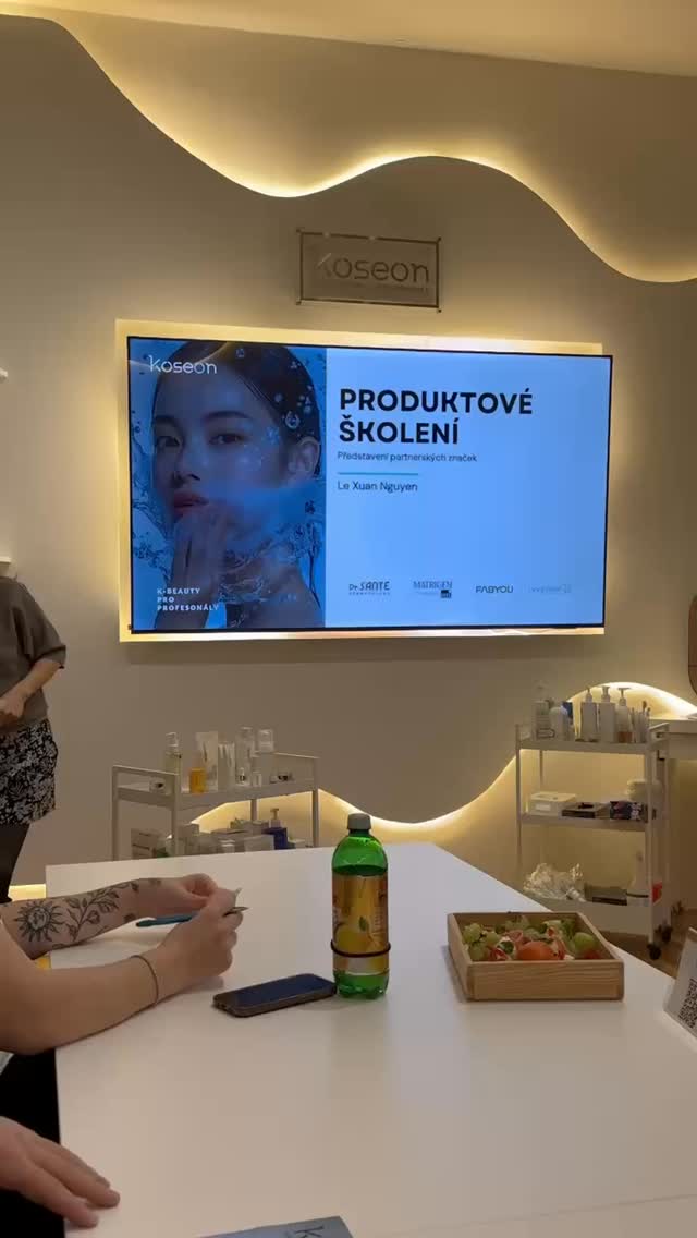 Produktové školení @fabyou_cz @matrigen_czech @drsante_czech @lysonome_czech
Jedeme tour Praha - Brno - Ostrava ✨
@koseon_eu