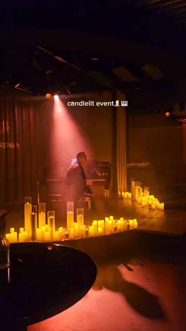 a very elegant night🕯️🎹
We’re doing a Valentine’s Day promo! 25% bouquets and room decor with promo code “VDAY2026”. Early bird promo ends 02/08!
#nycflorist #luxuryflorals #luxlufevents #luxluf #valentinesday