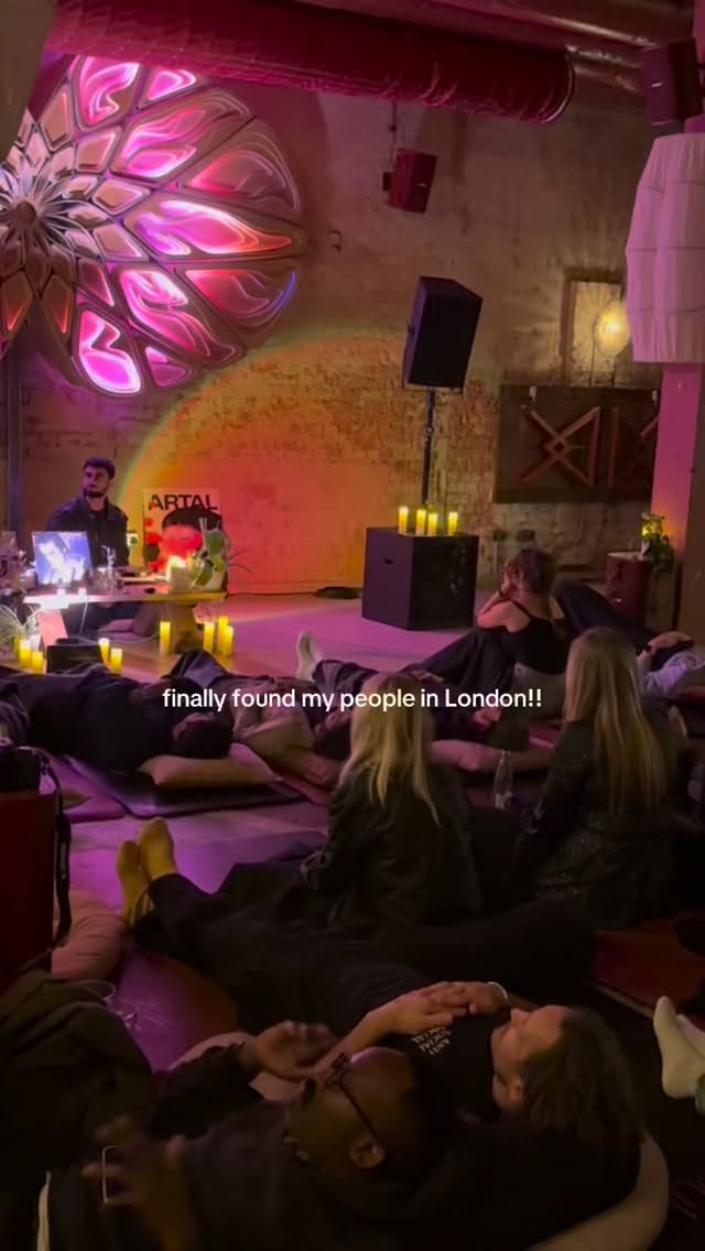 why is it SO hard to find your people in London?! Vinyl deep listening session is the place š¤
#vinyl #vinyllovers #jeffbuckley #london #dj