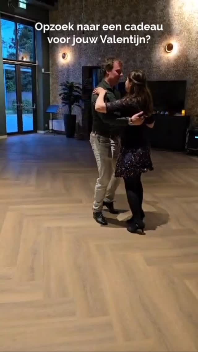 Het perfecte cadeau voor je Valentijn vind je bij ons!
Met onze Datenight Special weet je zeker dat jij en je geliefde een romantische avond tegemoet gaan.
Wat staat jullie te wachten?
❤️ 1 uur privé dansles, helemaal afgestemd op jullie niveau
❤️ Een rode roos voor je Valentijn
❤️ Luxe chocolaatjes + een drankje naar keuze
Ga snel naar onze website en wij zorgen voor een onvergetelijke ervaring.
#dansstudiorolo #dansstudiobrabant #herpen #valentijn #valentijnscadeau