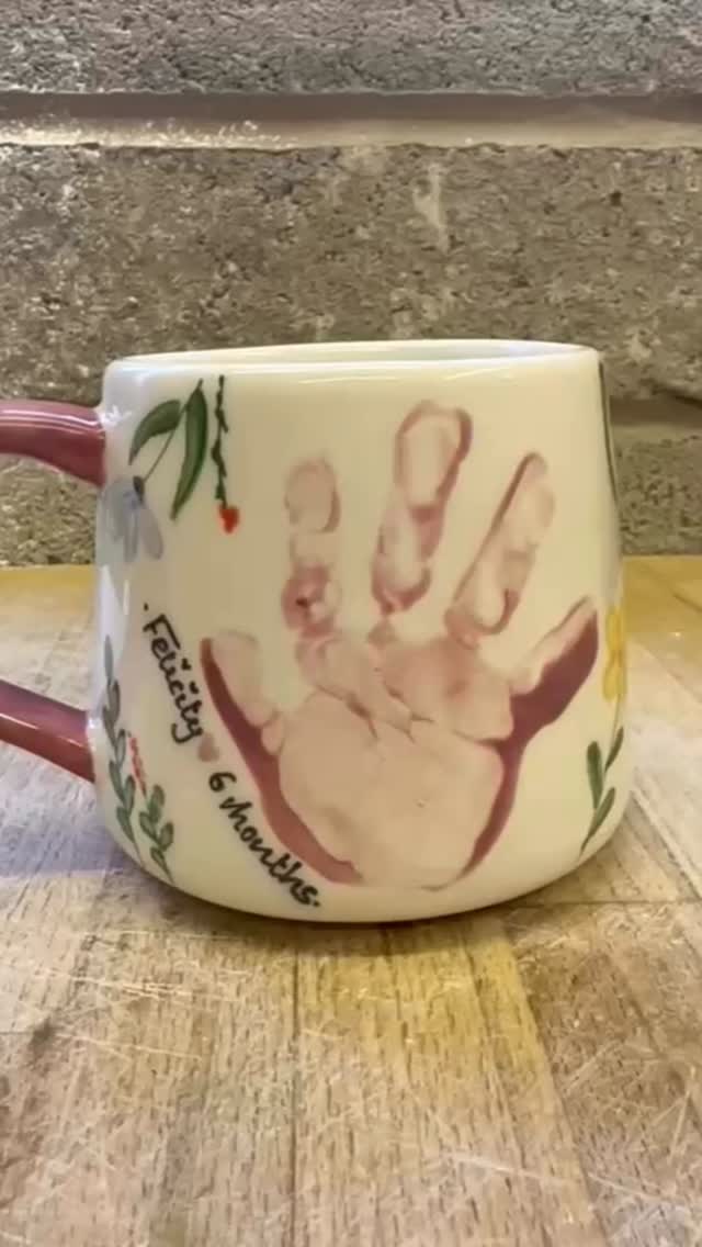 Soft, delicate, and full of love š¼
This beautiful design pairs your little oneās tiny handprint or footprint with a gentle wildflower design, creating a keepsake that feels as sweet and natural as childhood itself.
The delicate florals wrap around the print, turning it into a piece youāll treasure for years to come ā a little reminder of just how small they once were.
Perfect for mums, grandmas, or anyone who loves a sentimental touch. š #firedcrafts #solihull #solihullmums #solihullmoms #solihullupdates