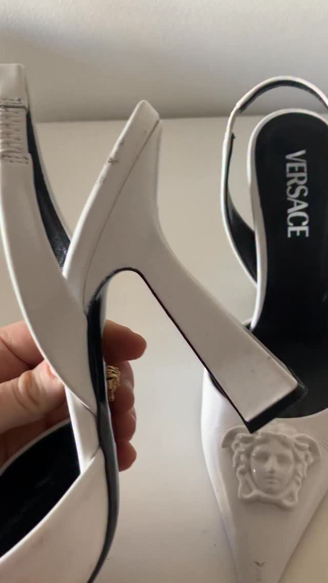 @versace heels always deserve TLC 🤍🤍🤍
These shoes were carefully restored by our Maker Tessa A 👠✨
#theseamfixedit #theseam #makers #leatherrestoration #sustainablefashion