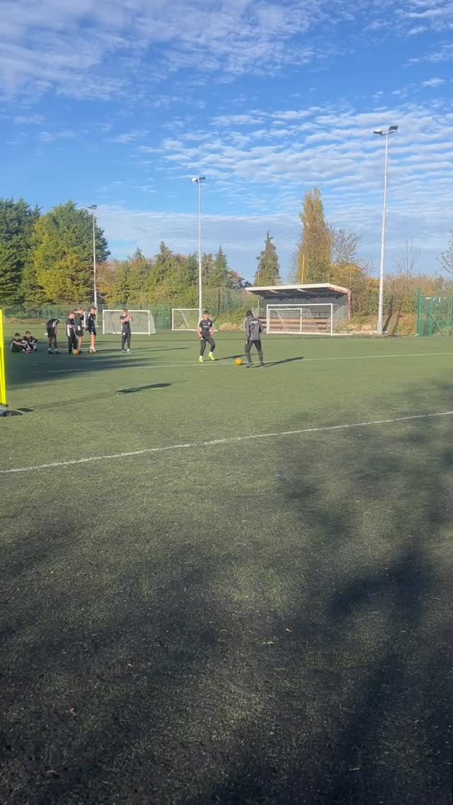 @willmcneill01 setting the standard in a post session finishing drill β½οΈπ
#football #college #goals #prodirectacademy #hitchin